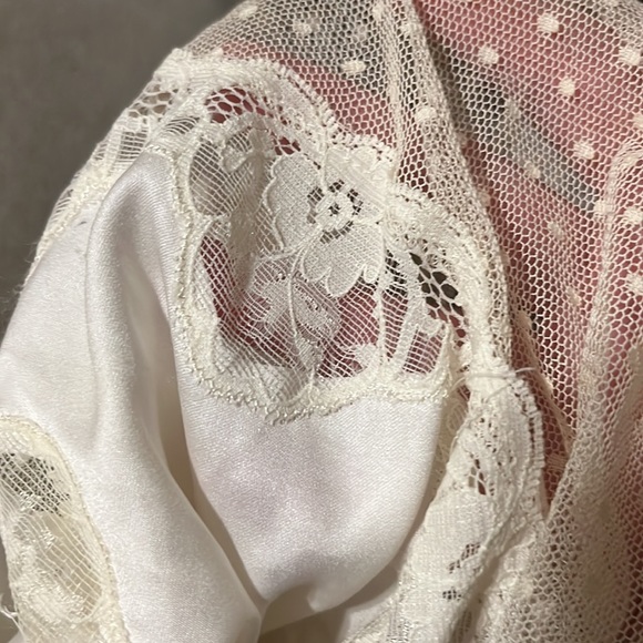 Vintage Beth Lingerie Nightgown. - Picture 12 of 16